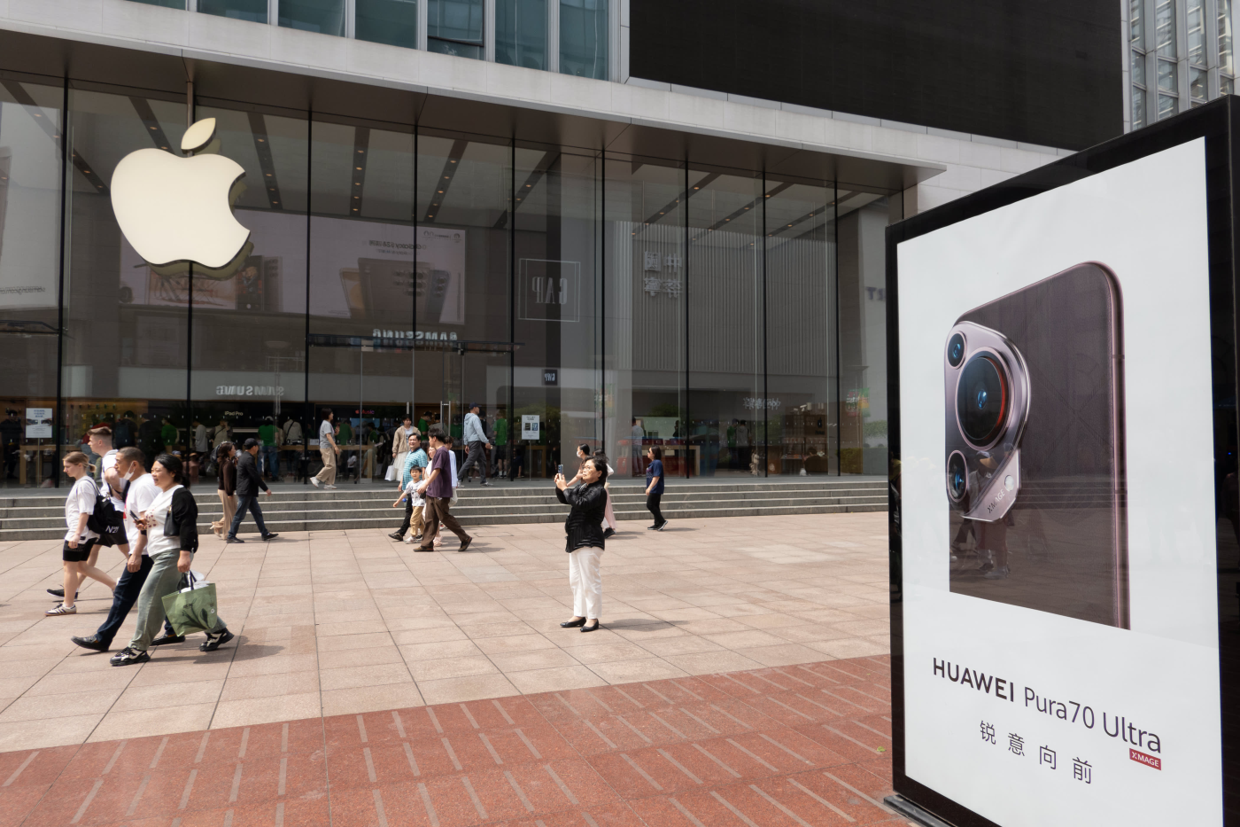 Apple looks to boost sales in China with hefty discounts as e-commerce festival gets underway