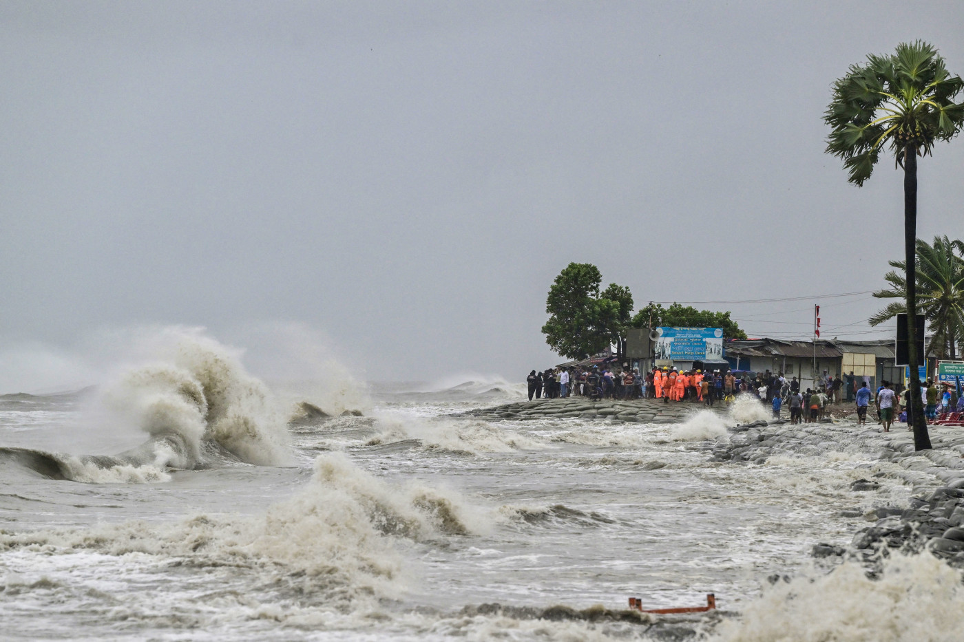 Cyclone Remal slams into Bangladesh coast as hundreds of thousands evacuate