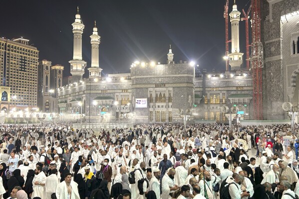 In Mecca’s sweltering heat, Muslims start this year’s Hajj pilgrimage