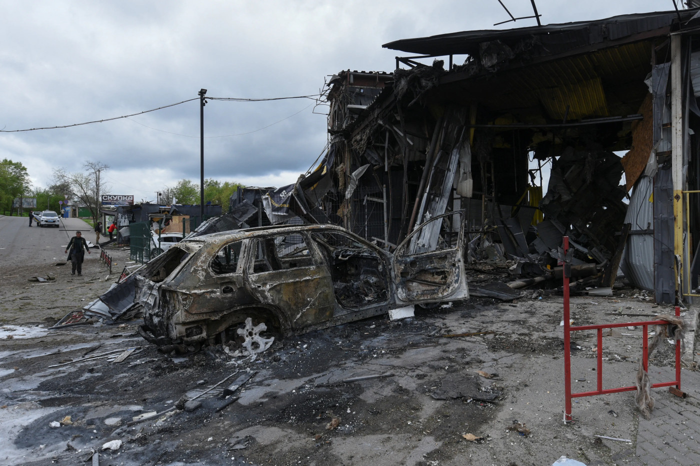 At least 12 killed during spate of Russian attacks on Ukraine