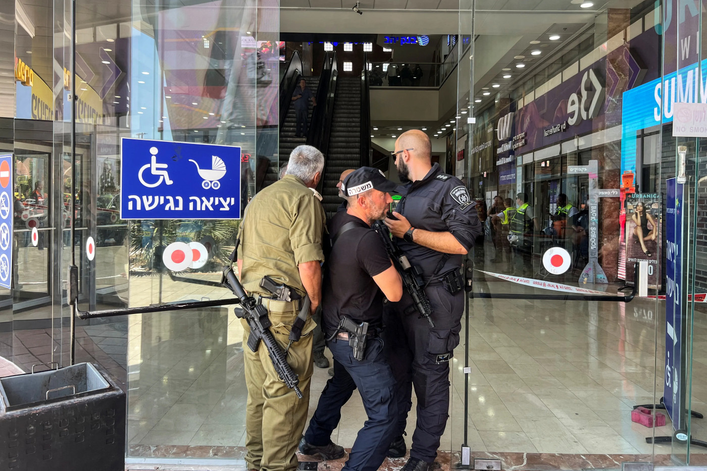 Two people wounded in Israeli mall stabbing