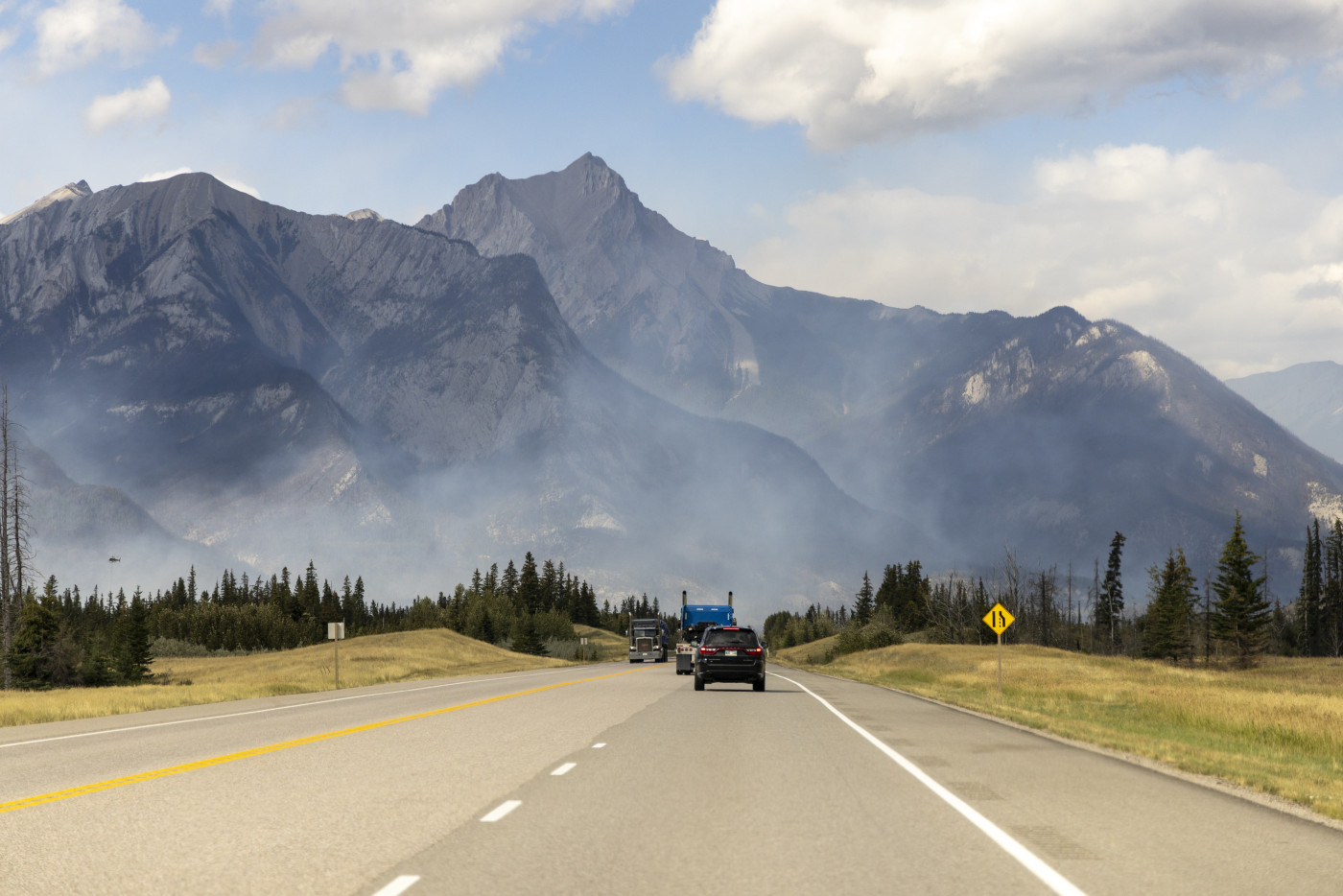 Thousands flee wildfires near Canada’s Jasper National Park