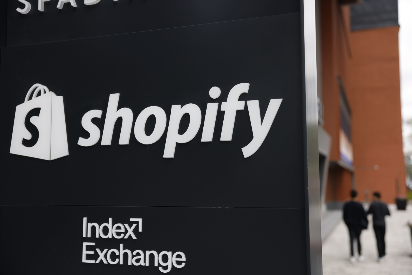 Shopify shares soar 22% after earnings top expectations, upbeat forecast