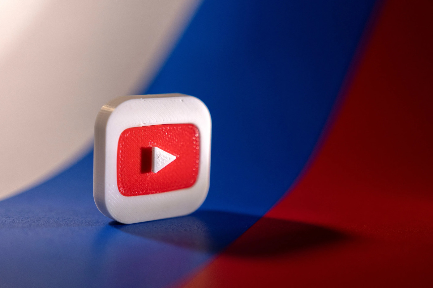 Russian users report mass YouTube outage amid growing official criticism