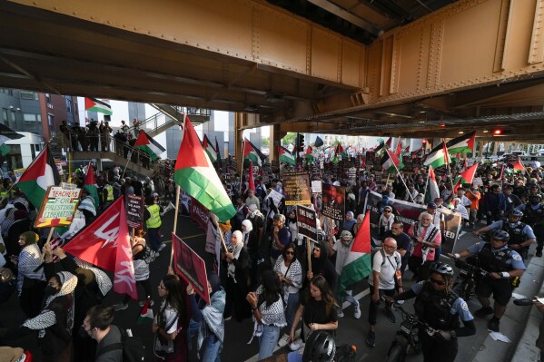 Final night of pro-Palestinian protests at DNC kicks off with festive, family-friendly tone