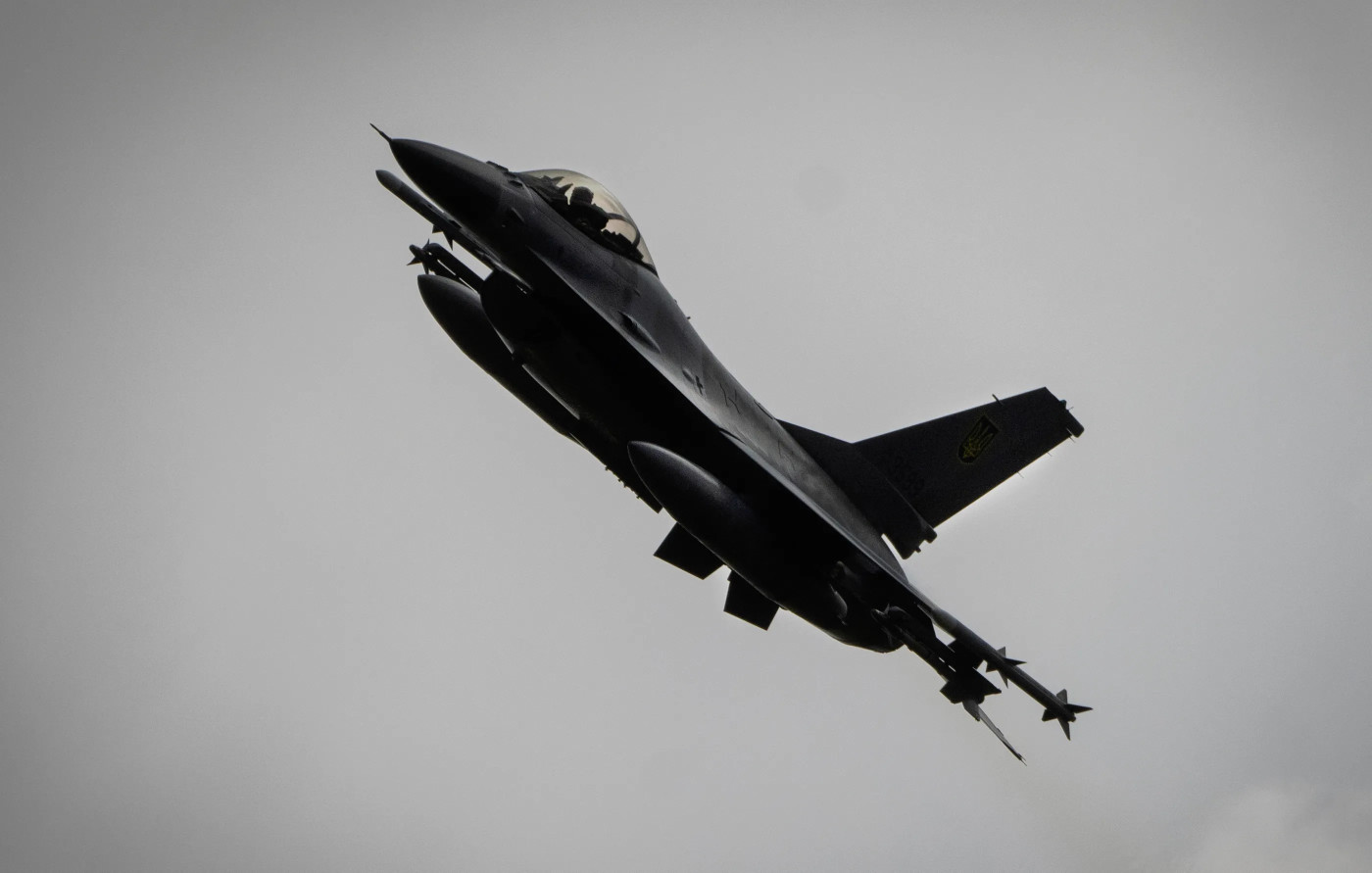 Ukraine says US-made F-16 fighter jet crashed, killing pilot