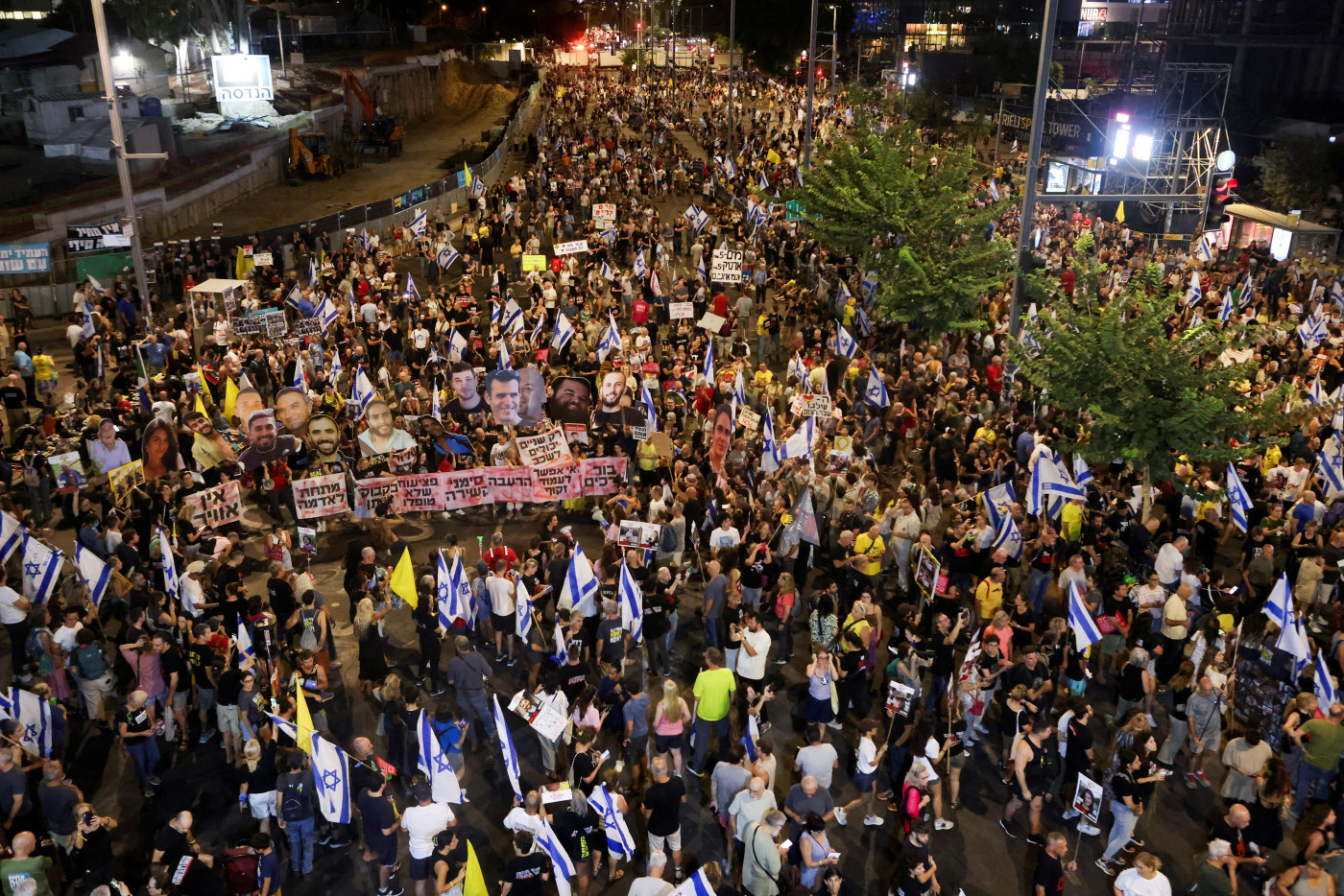 Thousands of Israelis rally in Tel Aviv, urging Gaza captives deal