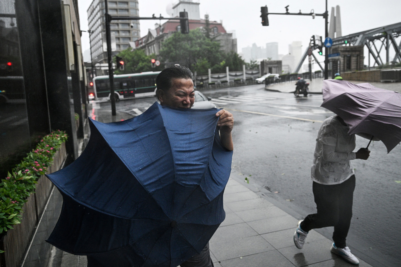 Typhoon Bebinca hits Shanghai, strongest storm since 1949